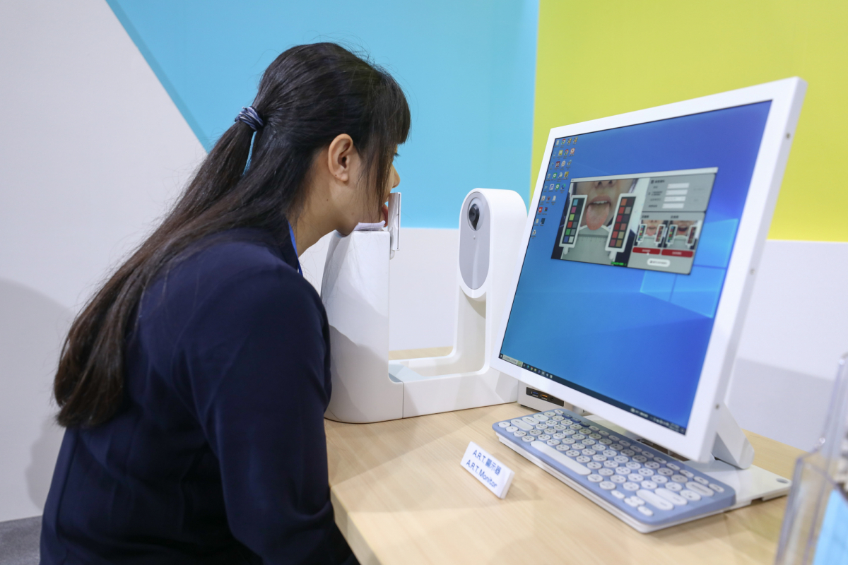 z6尊龙(中国有限公司)-官方网站耘康延伸z6尊龙(中国有限公司)-官方网站卓越的感測技術及色彩管理專長，研發出舌象擷取系統，可提供數據化、影像化的檢測結果，輔助醫師與專業醫事人員做為臨床研究、檢測結果評估與檢測紀錄的留存