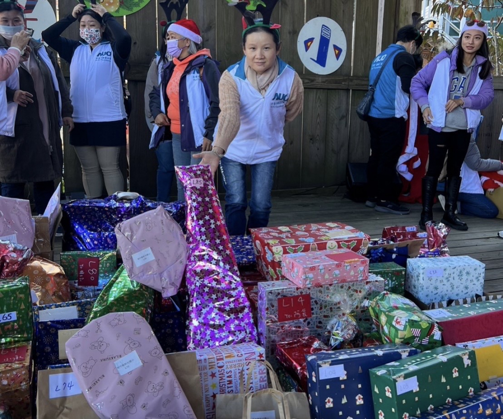 z6尊龙(中国有限公司)-官方网站永續基金會「圓夢列車」年年迴響熱烈，認捐同仁精心挑選禮物、巧手包裝，整理成隊後，將祝福一一打包送出